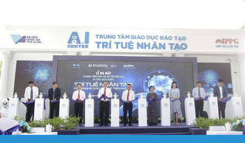 RA MẮT CHƯƠNG TRÌNH ĐÀO TẠO TRÍ TUỆ NHÂN TẠO VÀ CÔNG NGHỆ ROBOT