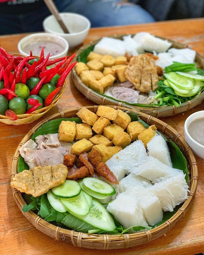 Hơn 2,5 ngàn người tranh cãi tìm ra quán bún đậu ngon nhất Sài Gòn, và đây là những cái tên lọt vào top 10 - Ảnh 1. Hơn 2,5 ngàn người tranh cãi tìm ra quán bún đậu ngon nhất Sài Gòn, và đây là những cái tên lọt vào top 10 - Ảnh 1.
