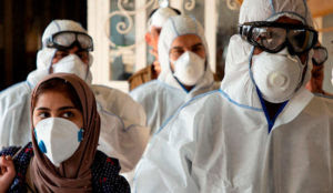 Iran: Mosques open for Ramadan despite up to 100,000 coronavirus infections