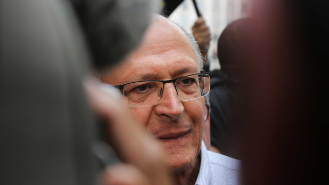 Alckmin: É um paradoxo quem não acredita na democracia pedir voto