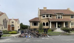 San Francisco: Azerbaijani Muslims vandalize Armenian school, set fire to Armenian church