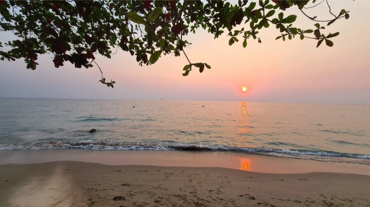 Азия. Пятница. Азия. Пятница.