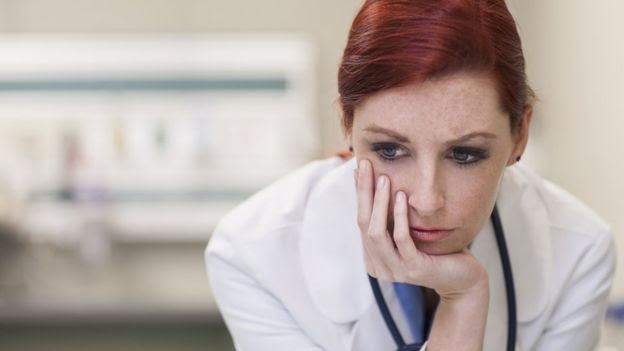 Doctora preocupada