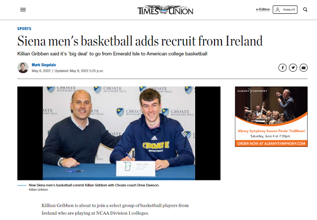 New Siena basketball recruit poses at signing ceremony