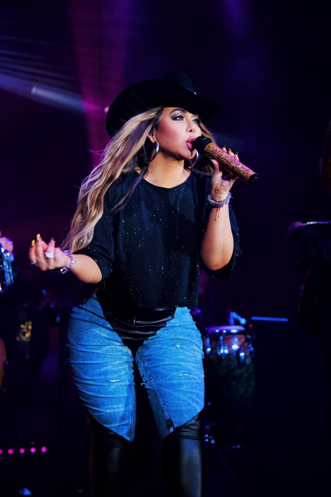 Chiquis Rivera estrena nuevo vídeo musical El Honor