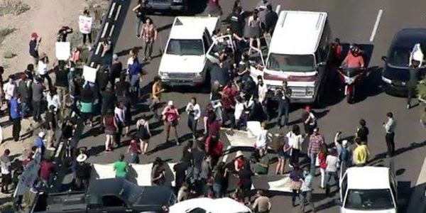 Trump protesters block highway to Phoenix rally-THEN CAME THE TOW TRUCKS Trump-protesters-4-3-19-16