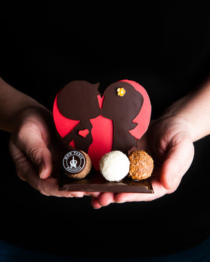 MonParisPatisserie_ChefElenaKrasnova_ValentinesDay_ShareTheLoveChocolate_PhotoCreditKristinaNapolskih MonParisPatisserie_ChefElenaKrasnova_ValentinesDay_ShareTheLoveChocolate_PhotoCreditKristinaNapolskih