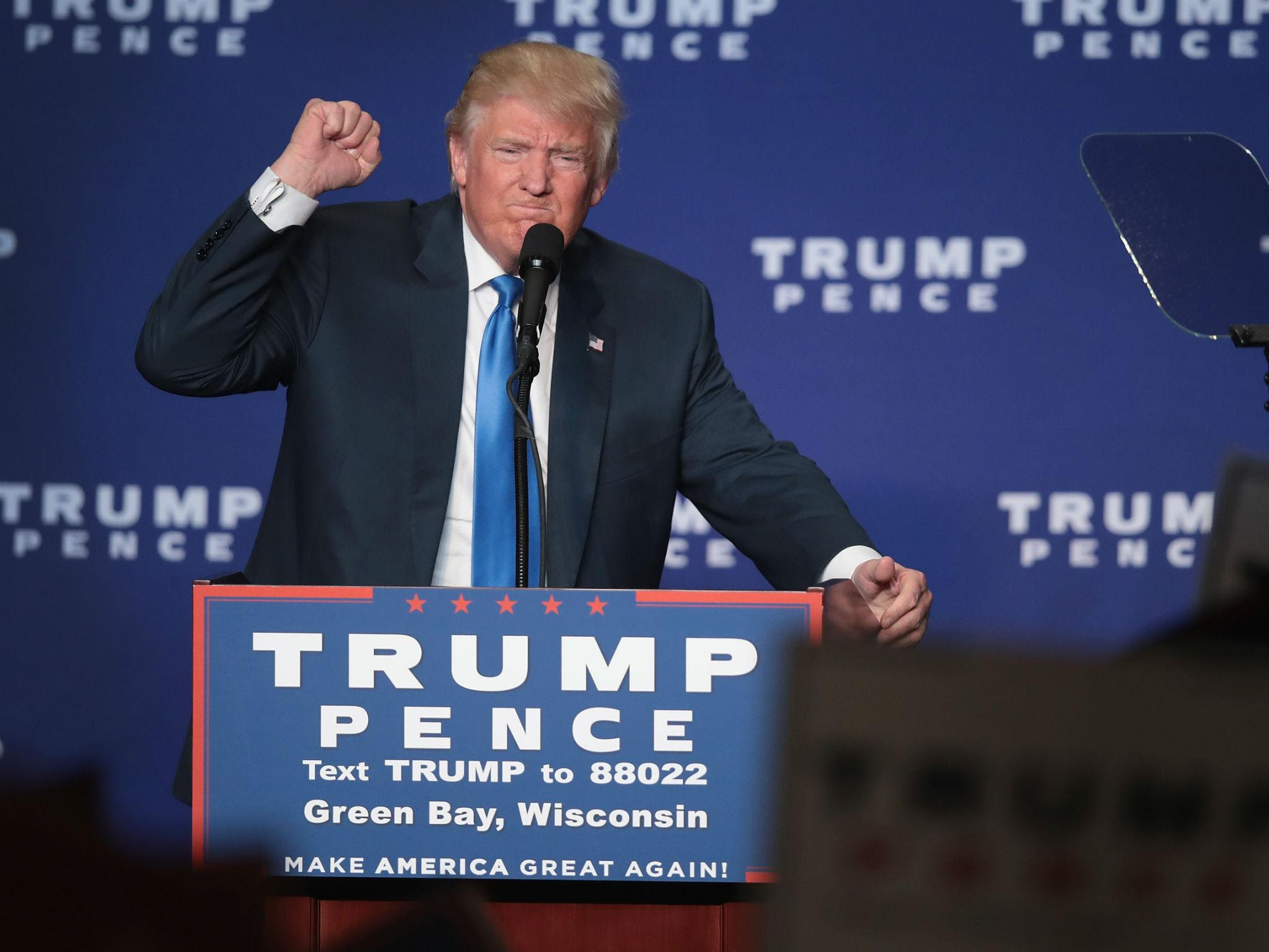 https://static.independent.co.uk/s3fs-public/thumbnails/image/2016/10/18/11/donaldtrump.jpg