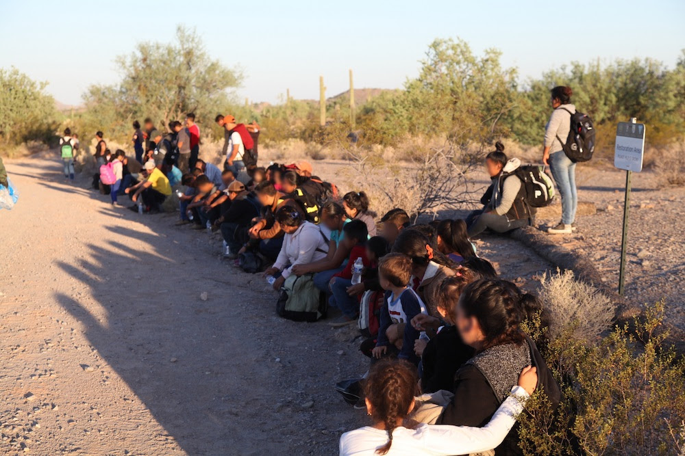 121 Immigrants Surrender To Border Patrol Agents Lukeville
