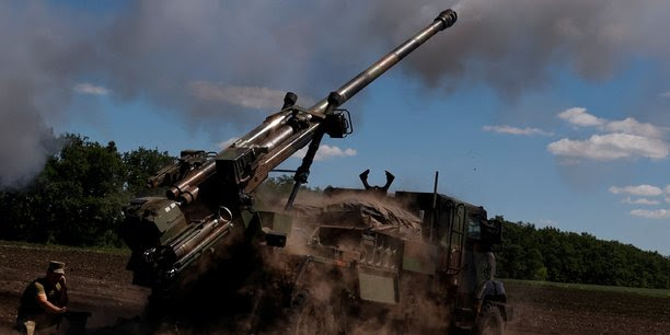 Le système d'artillerie Caesar (155 mm) apporte une capacité d'artillerie lourde de précision à longue portée avec une haute mobilité tactique et stratégique.