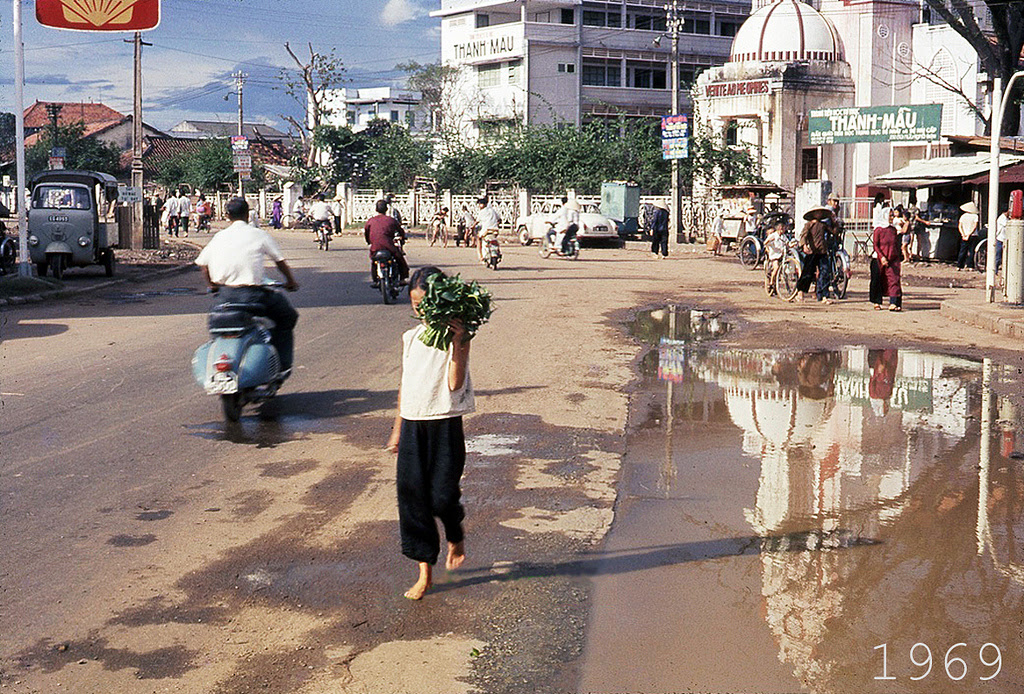 Trường Thanh Mẫu Gia Định trên đường Bù Hữu Nghĩa, 1969. Nguồn flikr.com
