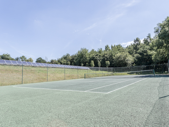 Gladwins tennis court.png