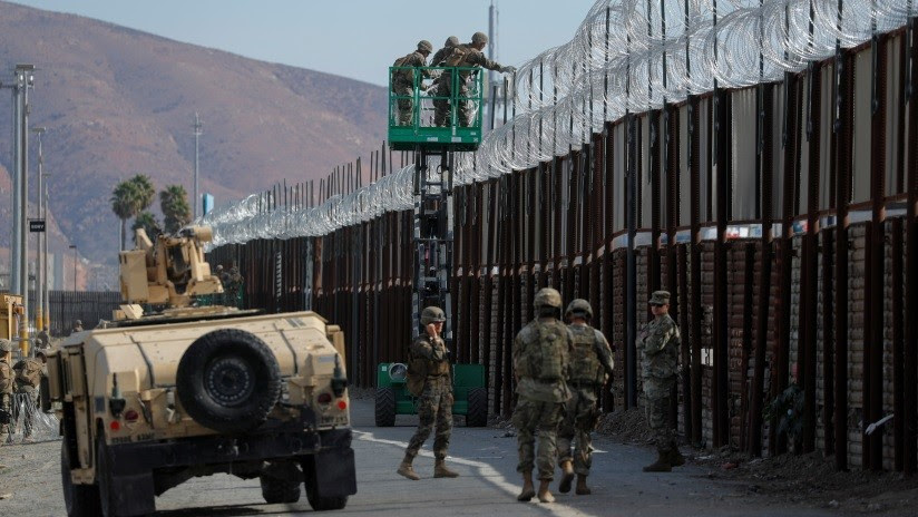Reportes: Trump autoriza a militares a usar fuerza letal contra migrantes en la frontera con México