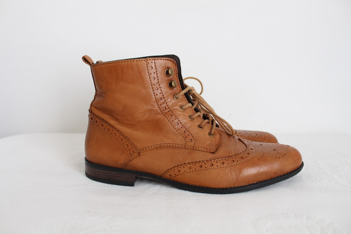 WOOLWORTHS TAN GENUINE LEATHER BROGUE BOOTS - SIZE 8