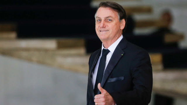 À Record TV, Bolsonaro diz não ver nada demais em citações sobre AI-5