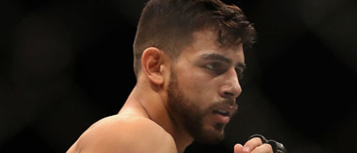 Yair Rodriguez Suffers Grisly Foot Injury During Loss To Max Holloway