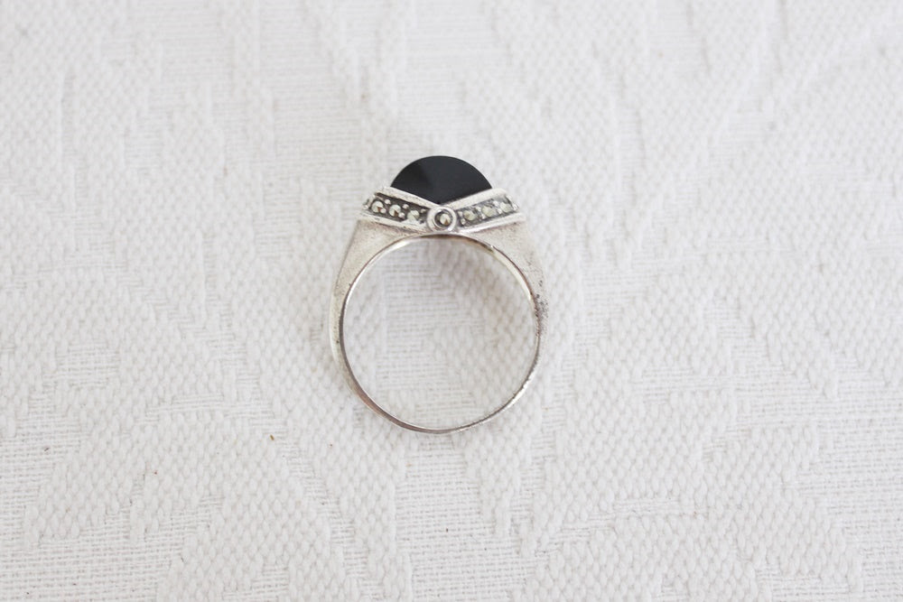 ART DECO VINTAGE STERLING SILVER ONYX RING - SIZE Q
