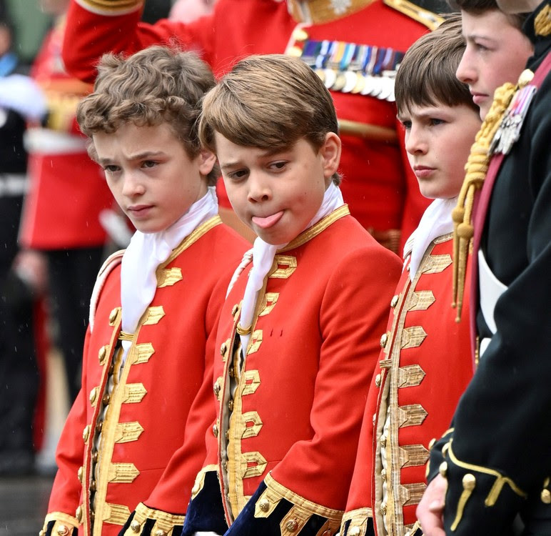 Hoàng tử George tại lễ đăng quang của Vua Charles III và Nữ hoàng.  (Ảnh Andy Stenning/Pool qua AP)