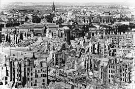 Het centrum van Dresden na de luchtaanval