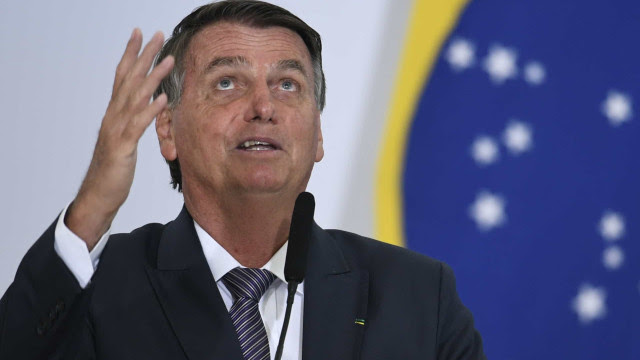 Bolsonaro: Brasil vai na contramão, temos inflação em baixa e PIB em alta