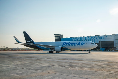 Operations begin at the Amazon Air Hub at the Cincinnati/Northern Kentucky International Airport. The facility--a $1.5 billion investment in Northern Kentucky--serves as the central U.S. hub for Amazon's air cargo network and will create thousands of jobs over time. (Photo: Business Wire)
