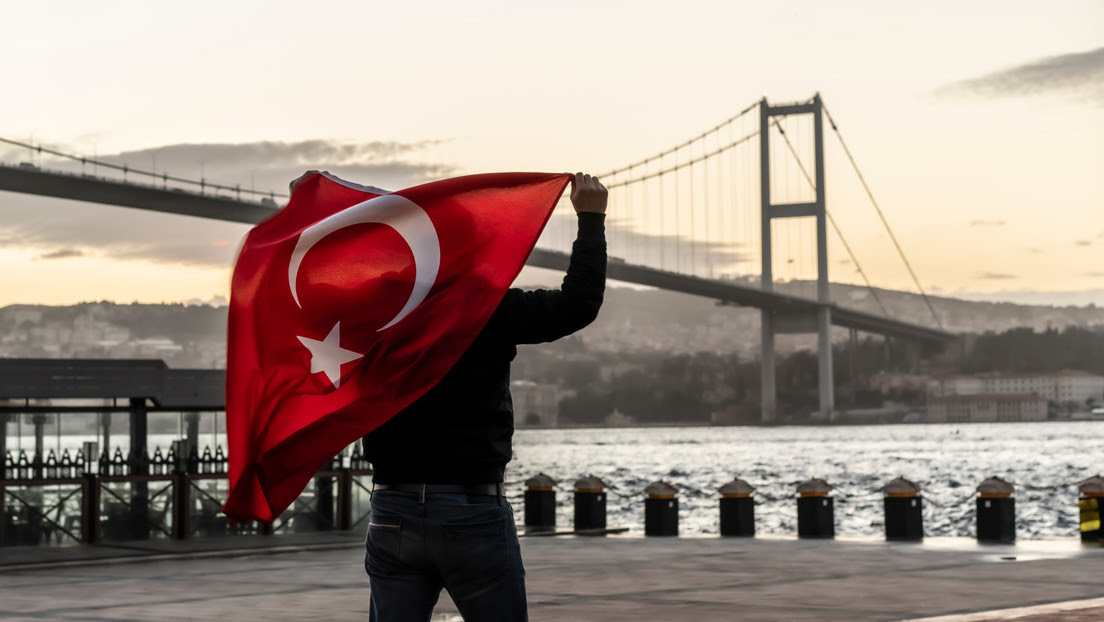 Cómo Turquía aumenta su influencia y promueve sus intereses en la arena mundial en medio de una crisis en Europa
