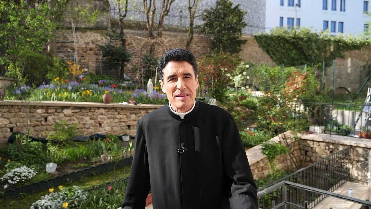 18 - Qui est le Père Michel-Marie Zanotti-Sorkine!!!! - Page 2 Maxresdefault