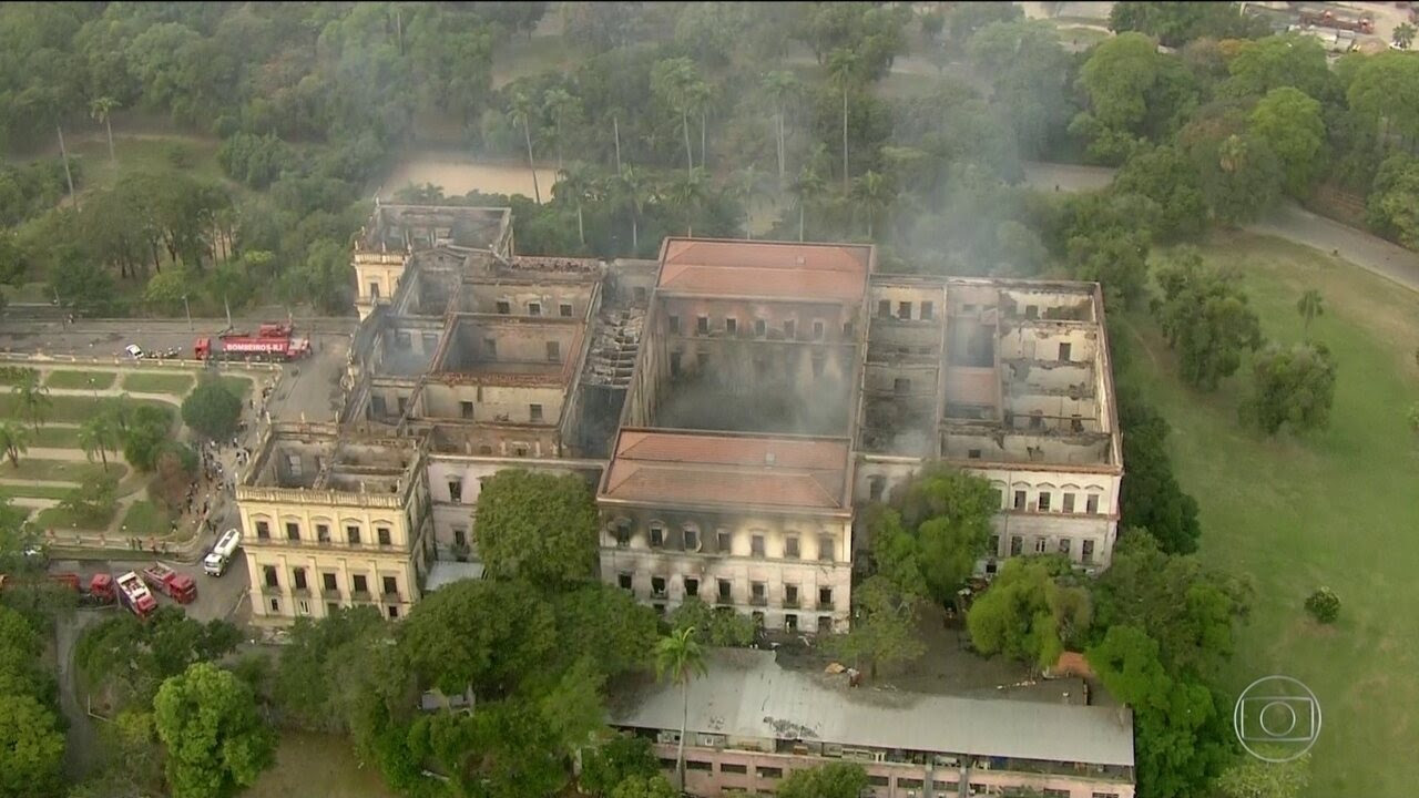 Museu Nacional é destruído por incêndio na Quinta da Boa Vista (RJ)