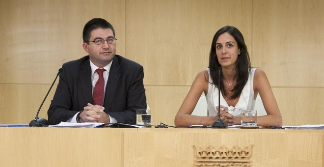 La portavoz del gobierno municipal, Rita Maestre, y el delegado del Área de Economía y Hacienda, Carlos Sánchez Mato.