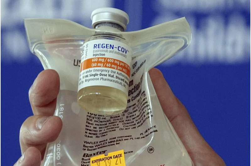FDA halts use of antibody drugs that don't work vs. omicron