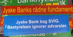 HUSK DE SOM HAR DÆKKET OVER JYSKE BANKS FORTSATTE SVINDEL MOD STORBJERG ERHVERV I ER SKYLDIGE I VI STADIG UDSÆTTES FOR BEDRAGERI DA I NÆGTEDE AT STANDSE EN ÅBENLYS FORBRYDELSE TAK FOR DET HÅBER I SOVER GODT OM NATTEN / At politiet ignorer politilovens Kap. 2. Paragraf 2. Stk. 3. Syntes åbenlyst være for at dække over Danmarks anden største bank jyske bank, ikke må efterforskes for bedrageri ER DETTE FÆLLES FOR ALLE BANKER ? Men nu nærmer vi os retslokalet og kan der få retten til at sætte jysk bank på plads, nu ledelsen ikke selv magter den opgave / Husk vi retter gerne fejl hvis noget er forkert Anders Dam ved godt at nummeret er 22227713 Så er bande lederen Anders Dam eller andre uenige med noget Så bare kom Anders nummeret er 0045 22227713 / / Jyske Bank Boxen præsentere duellen mellem jyske bank og deres bedraget kunde, hvis jyske bank tør mødes i Boxen Jyske Bank BOXEN navnet på Danmarks nye nationale arena i Herning. MCH Messecenter Herning Jyske Bank har indgået en navnesponsor aftale for multiarenaen,