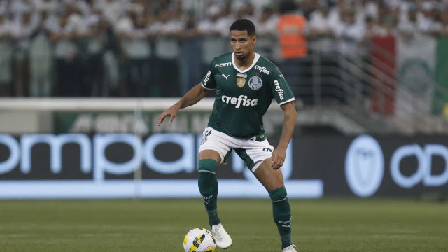 Murilo coroa 'momento especial' no Palmeiras com gol da vitória no clássico