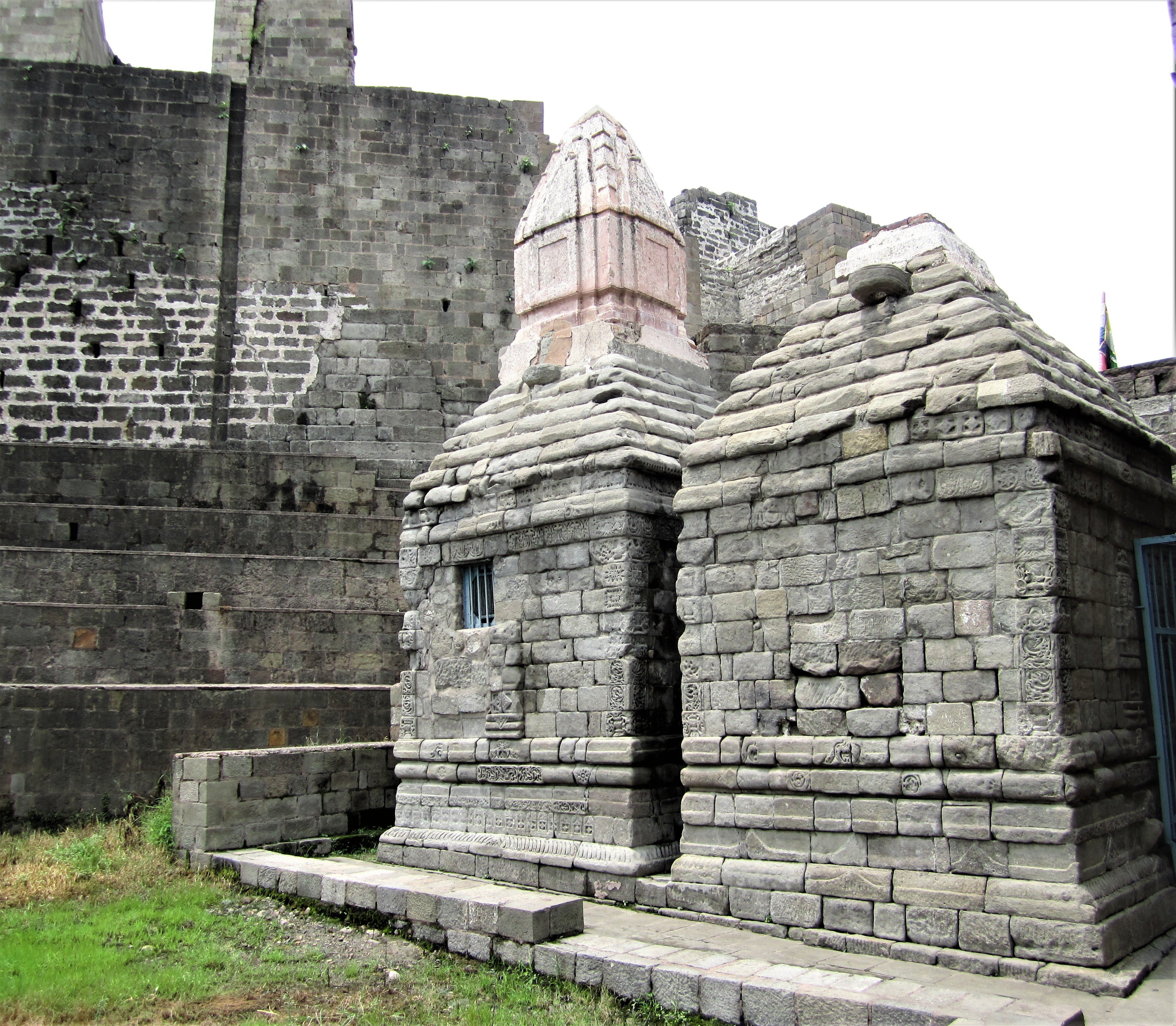 Shrine at Kangra Fort, Himachal Pradesh, India. (Wikipedia, Abhijit Saggu)
