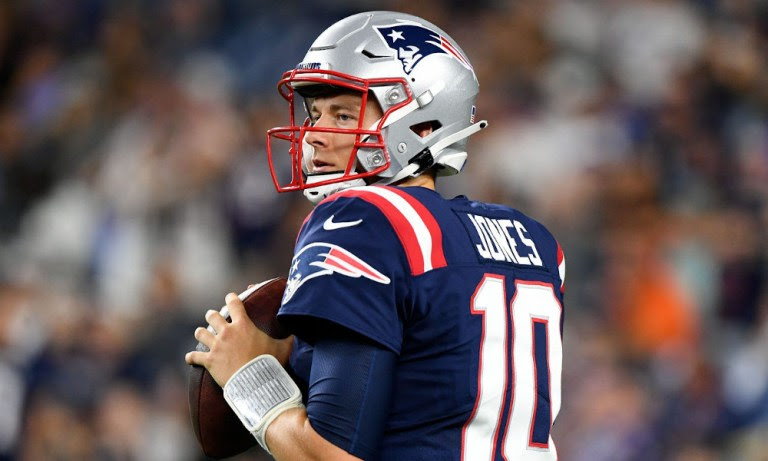 Mac Jones in warmups during NFL preseason game for Patriots