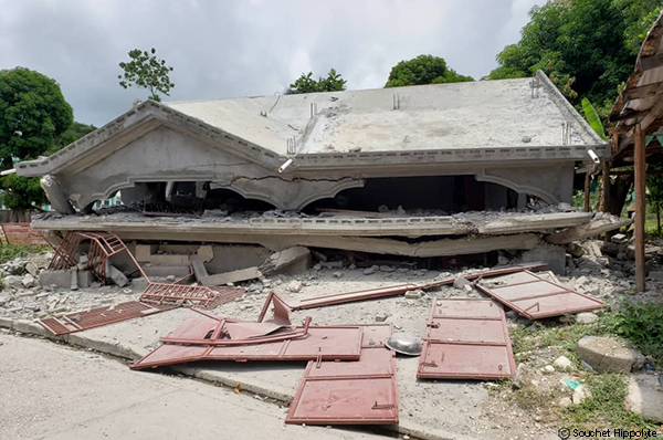 Una casa destruida por el terremoto de la mañana del 14 de agosto en Port-à-Piment, Haití.