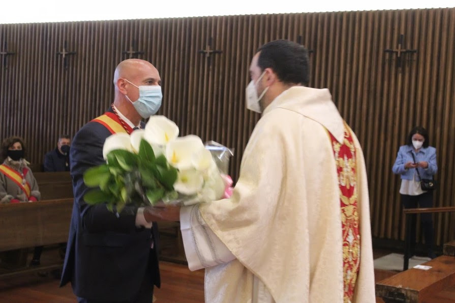 Otro retrato de aconfesionalidad del Estado: El alcalde de León cumple con la ofrenda floral a la Virgen del Camino