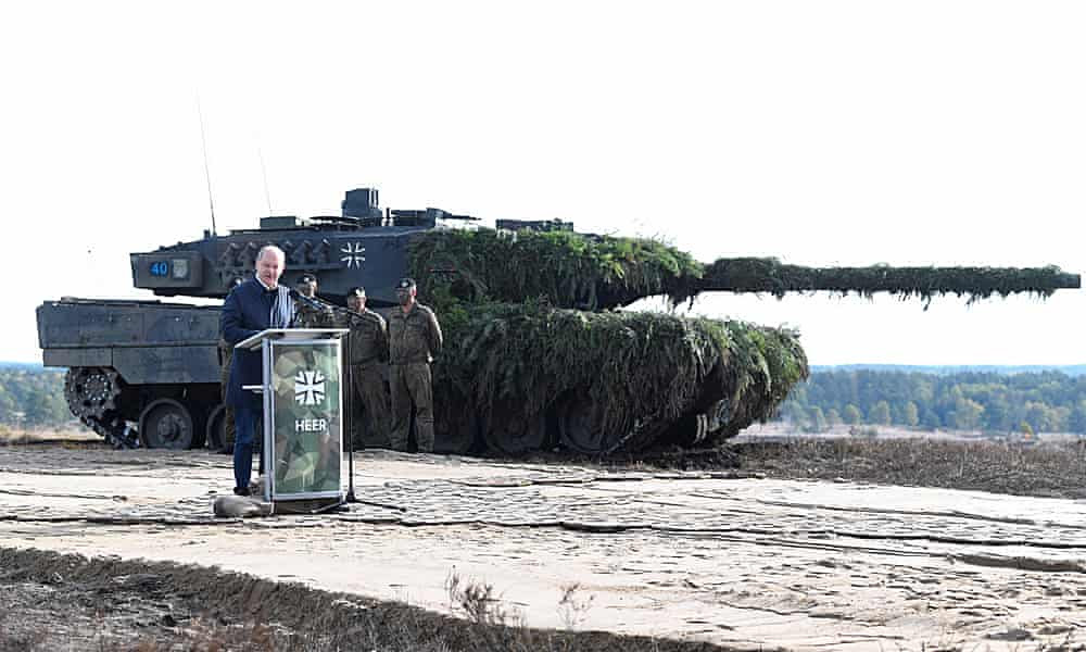 Scholz gives the green light on tanks – but why did it take so long?