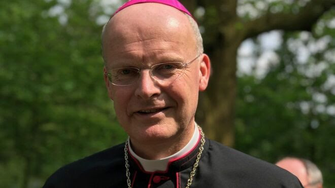 Obispo alemán autoriza a sacerdotes a bendecir uniones homosexuales