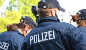 Germany: Knife-wielding Muslim migrant screaming “Allahu akbar” enters synagogue, is released, cops unsure of motive
