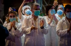 La siguiente fase de control de la pandemia prolongará la exigencia extra sobre todo el sistema sanitario español