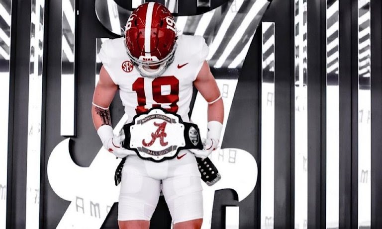 Tua Tagovailoa gifts pop star Shania Twain “Still the 1” Dolphins