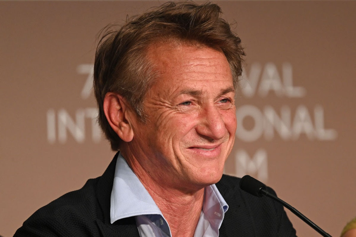 Sean Penn Abandoned His Car, Walking Miles To The Polish Border To Escape Russian Invasion