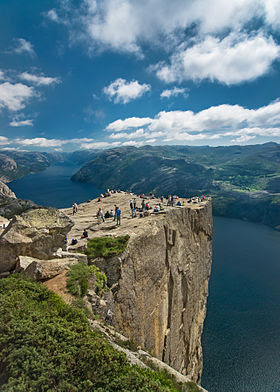 Preikestolen Norge.jpg