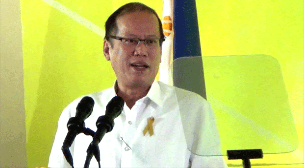 President Aquino of the Philippines queues up to renew driver`s license Benigno-aquino-iii