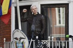Ecuador da la espalda a Assange para acercarse a Estados Unidos