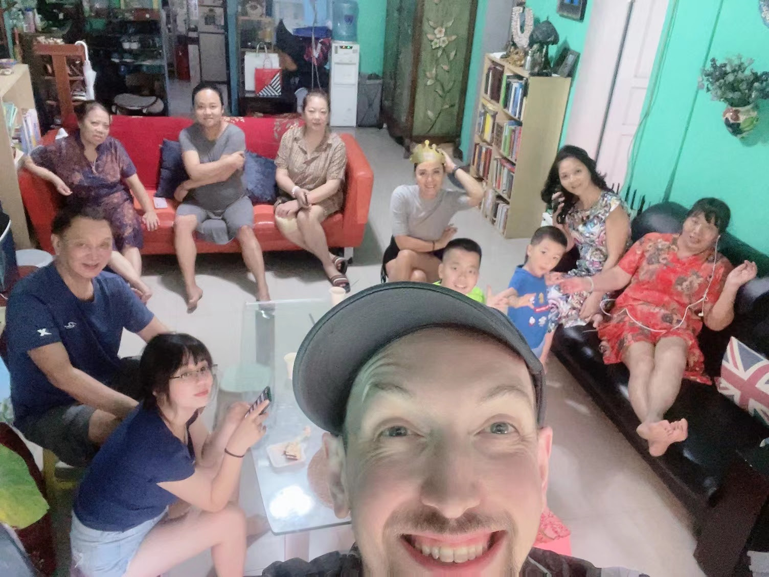 Big family days with a large Chinese family are always warm.