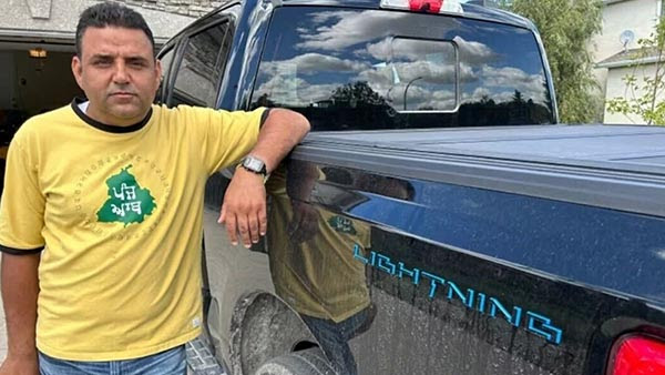 Man Forced to Ditch $115K Ford EV Truck During Family Road Trip to Chicago