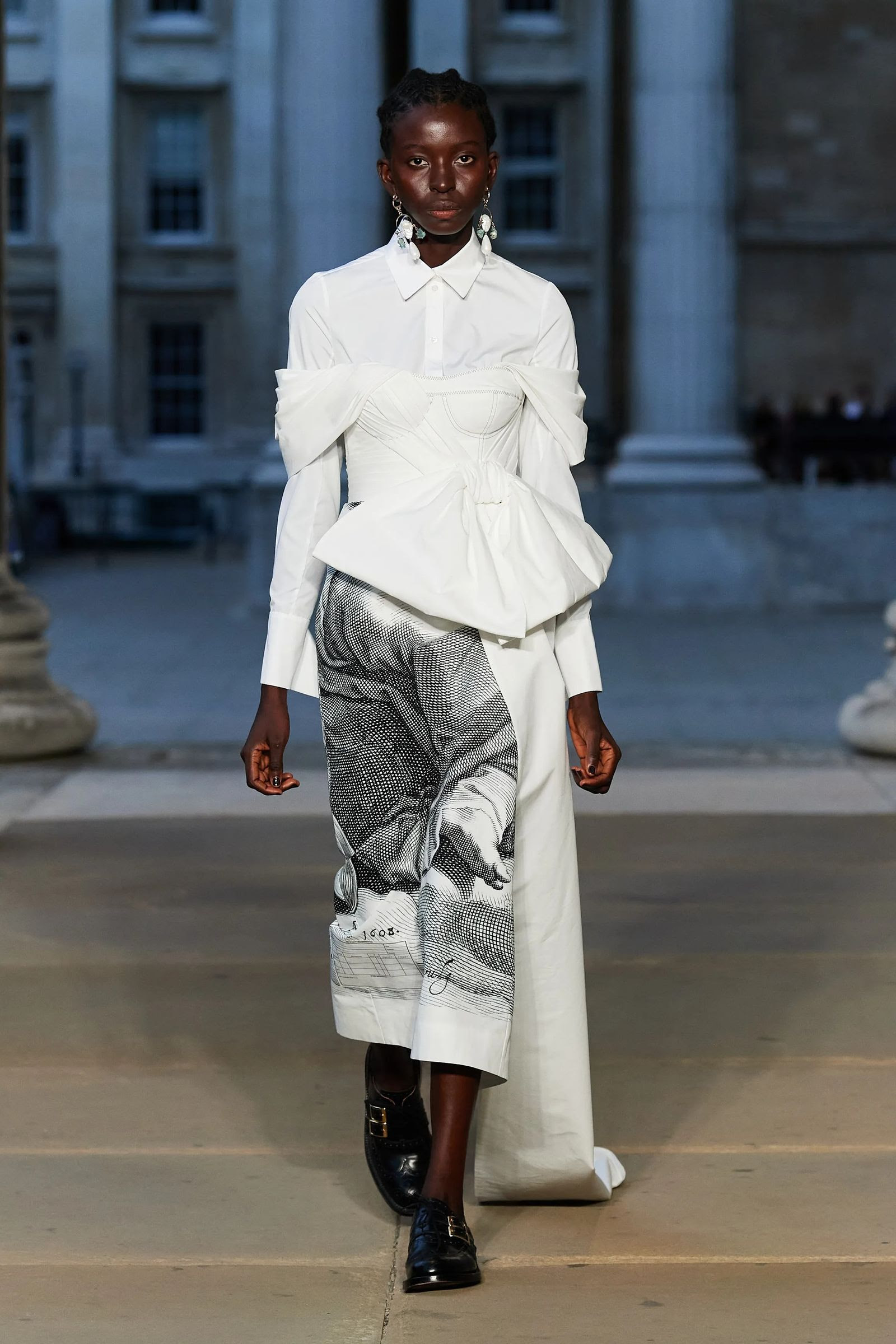 camicia bianca tendenza primavera estate 2023
