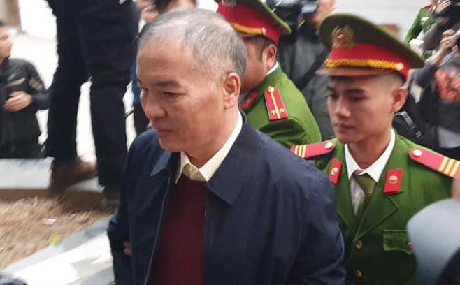 Ông Nguyễn Bắc Son, Trương Minh Tuấn ra tòa trong vụ án đi vào lịch sử tư pháp - Ảnh 4. Ông Nguyễn Bắc Son, Trương Minh Tuấn ra tòa trong vụ án đi vào lịch sử tư pháp - Ảnh 4.
