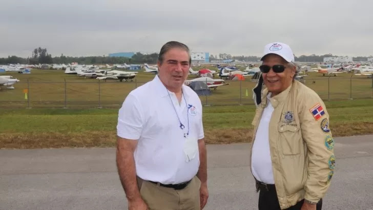  Héctor Porcella, subdirector del IDAC, y Franklin Polanco, asesor en Feria Lakeland.